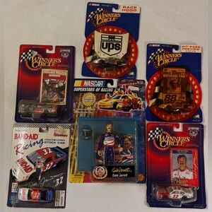 NASCAR Winners Circle DALE JARRETT Car Set with Action  Figure